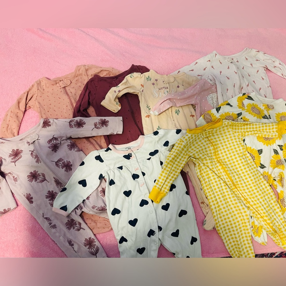 Bundle of 9 sleep n’ play Pajamas
